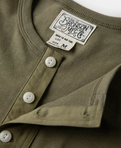 Vintage Short Sleeved Henley T-Shirt | Army Green - Size: XXL