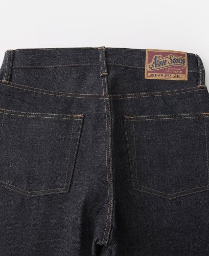 Džínsy z ťažkého raw selvedge denimu |  Indigo