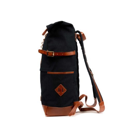 Backpack WYATT | 20 - 30 l | Black